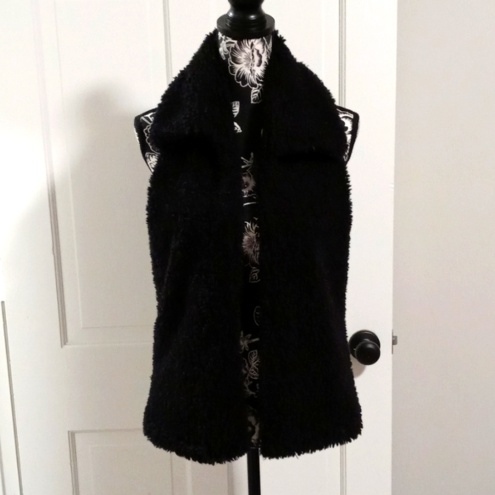 🖤Jack🖤 - Black Shearling-Like Vest